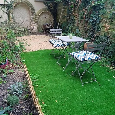 Lägenhet Joli Studio Avec Son Jardin Privatif